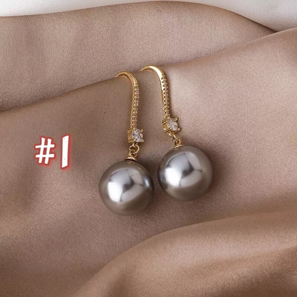(Two pairs)Vintage Classic Pearl Earring